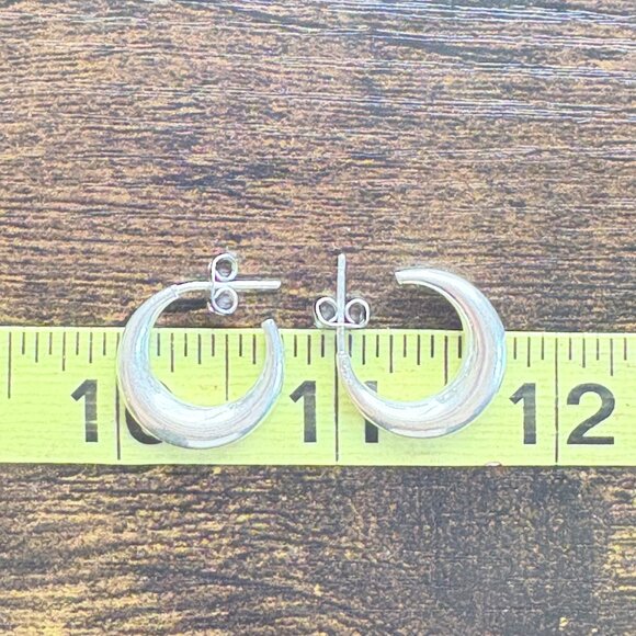 VTG Sterling Silver 925 Crescent Tapered Hoop Earrings Size 0.75" Length - Picture 6 of 8